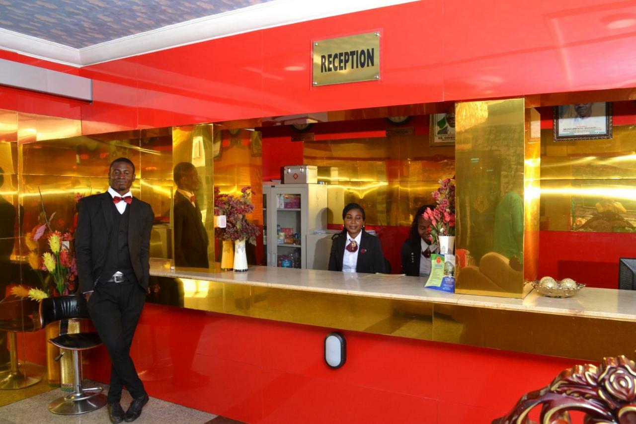 Limoh Suites Benin City Exterior photo