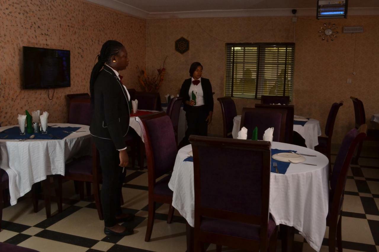 Limoh Suites Benin City Exterior photo