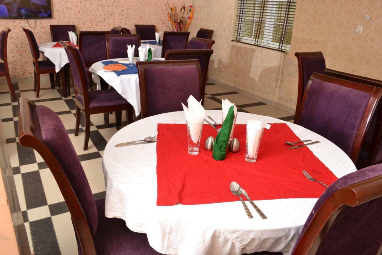 Limoh Suites Benin City Exterior photo