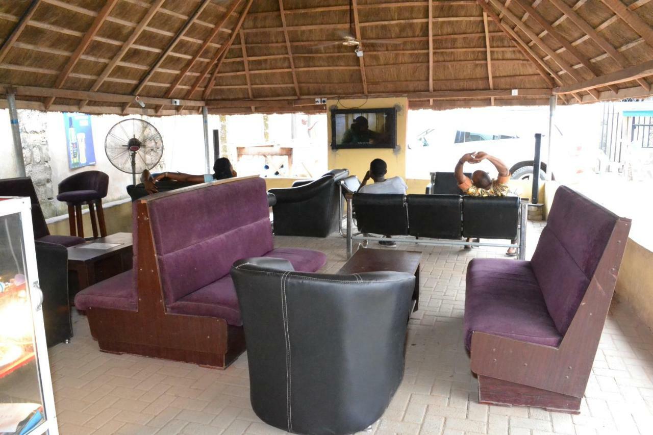 Limoh Suites Benin City Exterior photo